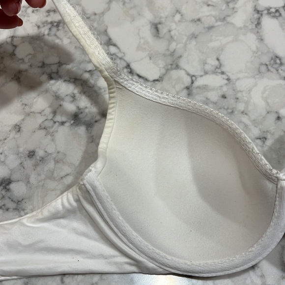 Victoria’s Secret Bra - Picture 6 of 8